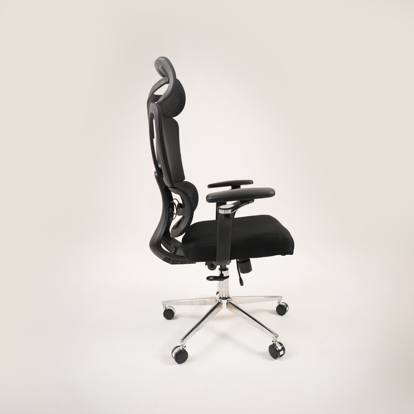 Ergonomic High-Back Mesh Office Chair with Headrest, Lumbar Support and Adjustable Armrests