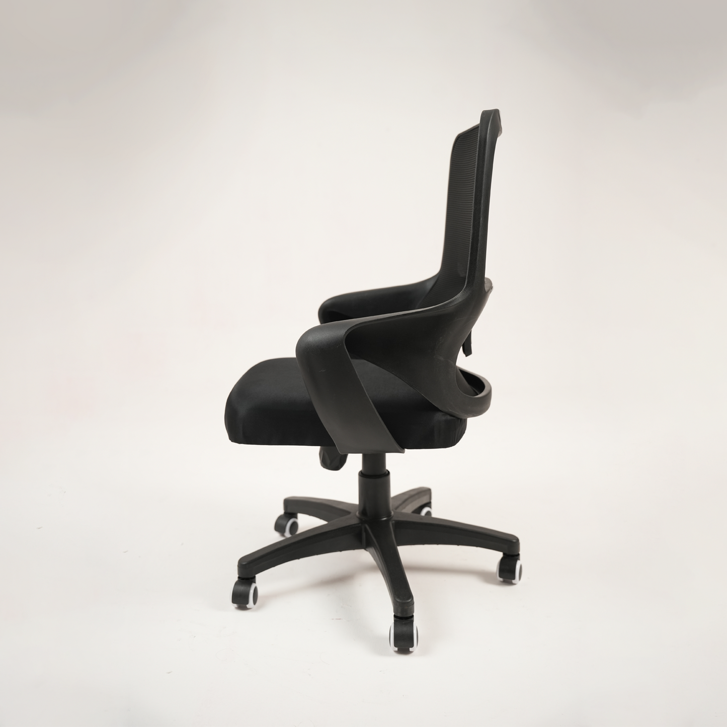 Ergonomic Black Mesh Office Chair with Lumbar Support, Armrests and Wheels