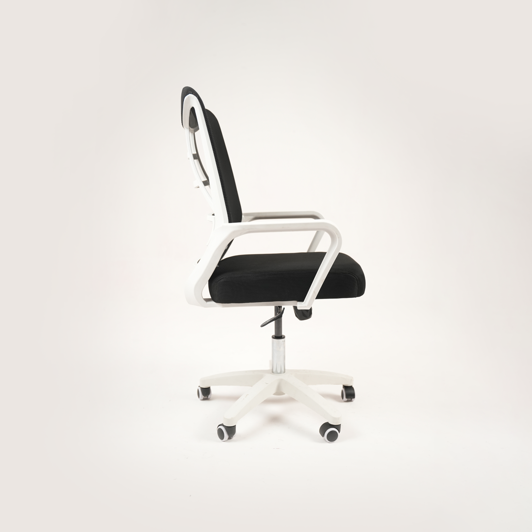 Ergonomic Black Mesh Office Chair with White Base & Lumbar Support (1 Remaining)