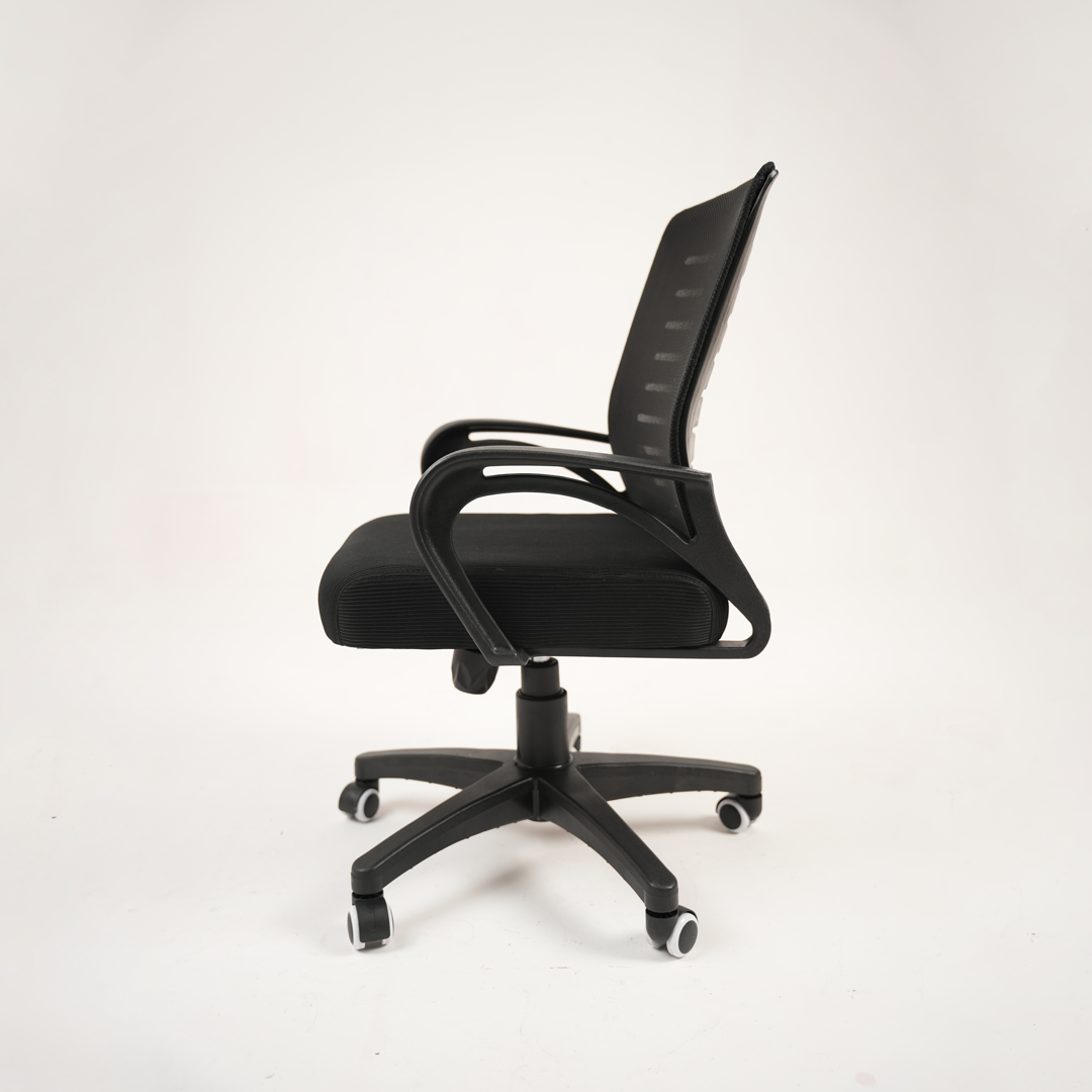 Black Mesh Office Chair with Armrests, Adjustable Height & Wheels