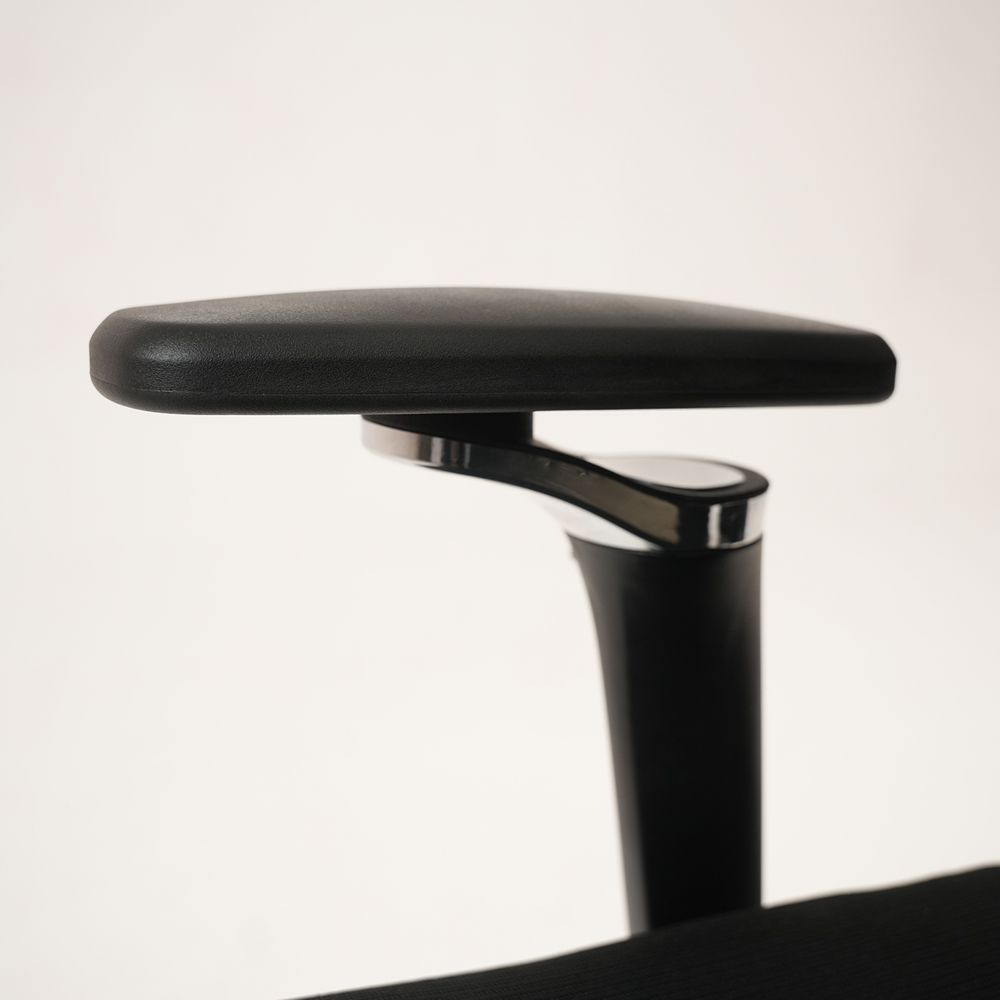 Ergonomic High-Back Mesh Office Chair with Headrest, Lumbar Support and Adjustable Armrests